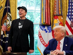 Trump Bilang Tak Berniat Hancurkan Saham Tesla, Ini Reaksi Elon Musk