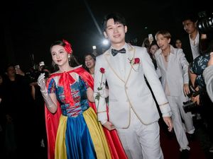 Heboh Ultah ke-23 Willie Salim: Bareng Pacar-Kado Mobil BMW Heboh Ultah ke-23 Willie Salim: Bareng Pacar-Kado Mobil BMW