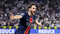 Di tempat kedua ada Khvicha Kvaratskhelia. Sang winger digaji sebesar 314 ribu Euro per pekan atau setara Rp 5,9 miliar (DeFodi Images via Getty Images/DeFodi Images)