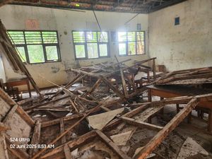 Atap Ruang Kelas SDN 3 Cikayas Pandeglang Ambruk karena Cuaca Ekstrem