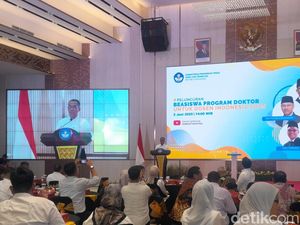 74,95% Dosen RI Belum S3, Kemdikti Luncurkan Beasiswa Doktor untuk Dosen 2025 74,95% Dosen RI Belum S3, Kemdikti Luncurkan Beasiswa Doktor untuk Dosen 2025