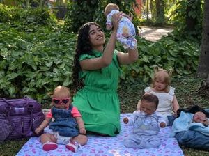 Cerita Wanita Brasil Mengasuh Boneka Replika Bayi, Gemas atau Seram? Cerita Wanita Brasil Mengasuh Boneka Replika Bayi, Gemas atau Seram?