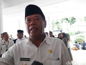 Disarankan Demul Hapus Tunggakan PBB, Bupati Eman: Kita Kaji Disarankan Demul Hapus Tunggakan PBB, Bupati Eman: Kita Kaji