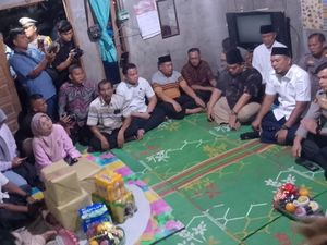 Kapolres-Bupati ke Rumah Siswa SD Tewas di Inhu, Ingatkan Tak Terpancing Hoaks Kapolres-Bupati ke Rumah Siswa SD Tewas di Inhu, Ingatkan Tak Terpancing Hoaks