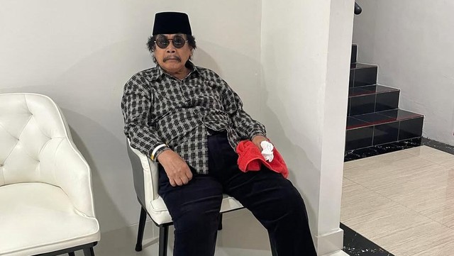 Gosip Terkini Selebriti Insertlive : Dirawat di Rumah Sakit Tak Membuat Jaja Miharja Berhenti Berkarya