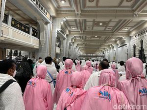 Jalani Umrah, Jemaah Aida Tourindo Diminta Tinggalkan Kesombongan Jalani Umrah, Jemaah Aida Tourindo Diminta Tinggalkan Kesombongan