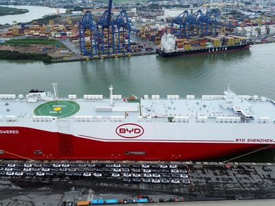 Kapal Kargo Super Sandar di Brasil, Bawa Ribuan Mobil Listrik dari China