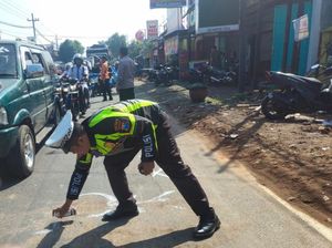 Suami Kurang Hati-hati, Ibu dan Anak di Malang Tewas Tertabrak Truk Suami Kurang Hati-hati, Ibu dan Anak di Malang Tewas Tertabrak Truk