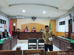 Eks Sekda NTB Terdakwa Korupsi NCC Rp 15,2 Miliar Diadili Eks Sekda NTB Terdakwa Korupsi NCC Rp 15,2 Miliar Diadili