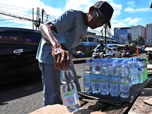 Le Minerale dan UI Teliti Efektivitas Segel Botol demi Keamanan Konsumen