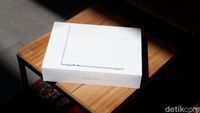 Unboxing MacBook Air M4 Sky Blue: Cantik di Luar, Gahar di Dalam