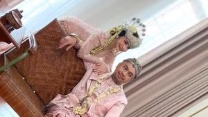 8 Foto Prewedding Mawar AFI & Kevin Wazeng, Berbusana Tradisional Jawa-Sunda
