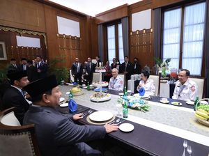 Momen Prabowo-Gibran-Megawati-Try Sutrisno Semeja di Sela Hari Pancasila