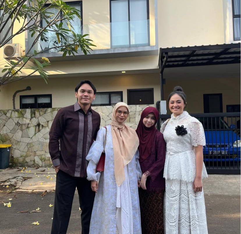 Momen Wisuda Sienna Anak Marshanda dan Ben Kasyafani