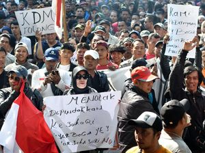 Pedagang Pasar Bogor Geruduk Balaikota, Tolak Relokasi Pedagang Pasar Bogor Geruduk Balaikota, Tolak Relokasi