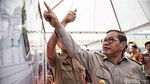 Pramono Pamer Tendangan Saat Tinjau Revitalisasi Stadion Tugu