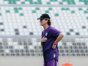 Pieter Huistra Bakal Jadi Pelatih Bayangan PSS Sleman di Liga 2 Pieter Huistra Bakal Jadi Pelatih Bayangan PSS Sleman di Liga 2