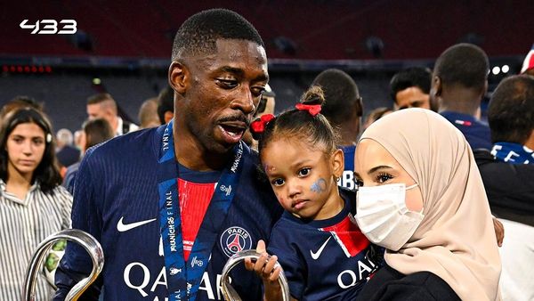 Gaya Stylish Istri Ousmane Dembele, Hijabers yang Jarang Menampilkan Wajah