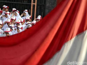 Semangat Pancasila Ditanamkan Sejak Bangku SD Semangat Pancasila Ditanamkan Sejak Bangku SD