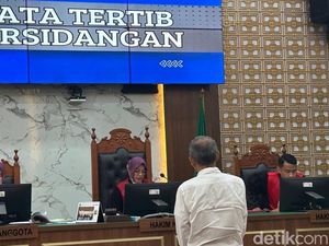 Kasus TPS Liar di Limo Berujung Vonis 5 Tahun Bui dan Denda Rp 3 Miliar Kasus TPS Liar di Limo Berujung Vonis 5 Tahun Bui dan Denda Rp 3 Miliar