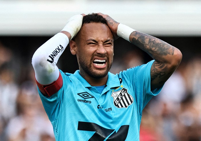 Soccer Football - Brasileiro Championship - Santos v Botafogo - Estadio Urbano Caldeira, Santos, Brazil - June 1, 2025 Santos Neymar reacts REUTERS/Thiago Bernardes     TPX IMAGES OF THE DAY