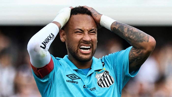 SOCCER-BRAZIL-STS-BOT/ Soccer Football - Brasileiro Championship - Santos v Botafogo - Estadio Urbano Caldeira, Santos, Brazil - June 1, 2025 Santos Neymar reacts REUTERS/Thiago Bernardes TPX IMAGES OF THE DAY