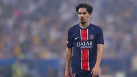Gelandang tengah: Vitinha (PSG). Foto: Getty Images/James Gill - Danehouse