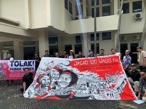 Warga Pracimantoro Geruduk DLHK Jateng Tolak Pembangunan Pabrik Semen Warga Pracimantoro Geruduk DLHK Jateng Tolak Pembangunan Pabrik Semen