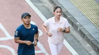 Wendi Cagur dan Istri Mulai Nikmati Lari Usai Diracuni Andhika Pratama