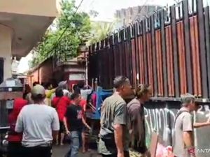 Pedagang dan Sekuriti TMII Bentrok gegara Larangan Jualan, Bakal Dimediasi Pedagang dan Sekuriti TMII Bentrok gegara Larangan Jualan, Bakal Dimediasi