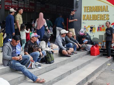 Arus Mudik Idul Adha Mulai Terasa di Terminal Kalideres