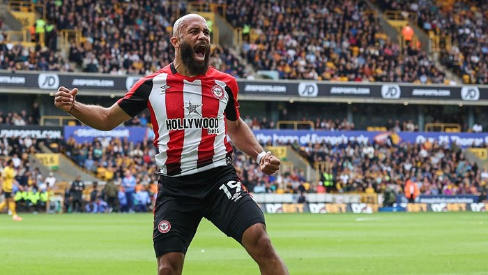 Bryan Mbeumo WOLVERHAMPTON, ENGLAND - MAY 25: Brentfords Bryan Mbeumo celebrates scoring the opening goal during the Premier League match between Wolverhampton Wanderers FC and Brentford FC at Molineux on May 25, 2025 in Wolverhampton, England. (Photo by Lee Parker - CameraSport via Getty Images)
