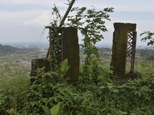 Dua Kampung Lenyap Gara-gara Tambang Pasir Dua Kampung Lenyap Gara-gara Tambang Pasir