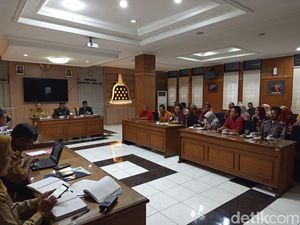 PTT Tenaga Kependidikan Magelang Temui Bupati Minta Diangkat ASN PTT Tenaga Kependidikan Magelang Temui Bupati Minta Diangkat ASN