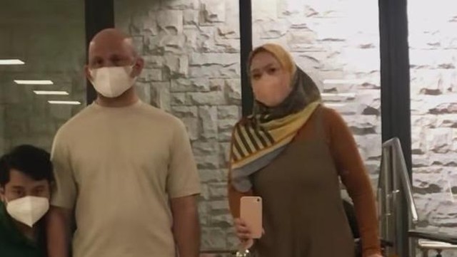 Highlight Dunia Hiburan InsertLive : Tiga Kali Alami Serangan Stroke, 7 Potret Terbaru Kondisi Harry Pantja 'Dunia Lain'