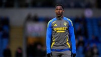 Junior Firpo. Ia berstatus bebas transfer pada Juli ini usai tak memperpanjang kontraknya bersama Leeds United, namun Milan harus bersaing dengan Lyon untuk mendapat eks Barcelona ini. Foto: Leeds United via Getty Images/Malcolm Bryce