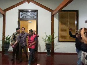 Kakak Eks Bupati Blitar Tersangka Suap Proyek Dam Kali Bentak Rp 1 M