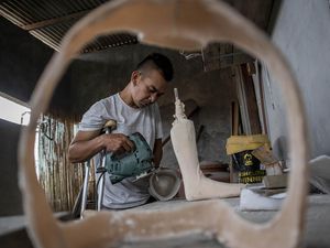 Kaki Palsu Buatan Lembang Beri Harapan bagi Penyandang Disabilitas Kaki Palsu Buatan Lembang Beri Harapan bagi Penyandang Disabilitas