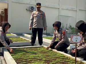 Polresta Sidoarjo Dorong Bhabinkamtibmas Kelola Lahan Ketahanan Pangan Polresta Sidoarjo Dorong Bhabinkamtibmas Kelola Lahan Ketahanan Pangan