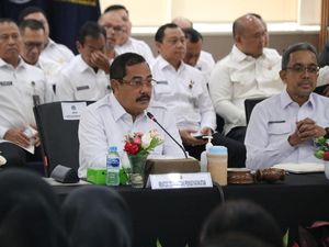Menteri Agus ke Jajaran: Kalau Tak Mampu Berprestasi, Jangan Buat Masalah! Menteri Agus ke Jajaran: Kalau Tak Mampu Berprestasi, Jangan Buat Masalah!