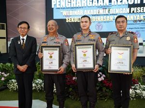 Seminar Polisi dan Masyarakat Sespimma Lemdiklat Polri Angkatan 73 Raih Rekor Muri Seminar Polisi dan Masyarakat Sespimma Lemdiklat Polri Angkatan 73 Raih Rekor Muri