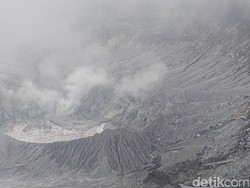 Gejolak Aktivitas Gunung Tangkuban Parahu yang Naik-Turun
