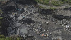 Penampakan Tambang Pasir di Kaki Gunung Galunggung