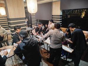 Dijadikan Tempat Dugem, Resto Hotel di Tasikmalaya Ditutup Satpol PP Dijadikan Tempat Dugem, Resto Hotel di Tasikmalaya Ditutup Satpol PP