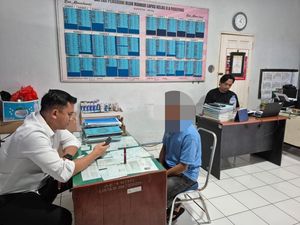Napi di Parepare Diduga Pakai Ponsel Dalam Lapas-Terlibat Penipuan Online Napi di Parepare Diduga Pakai Ponsel Dalam Lapas-Terlibat Penipuan Online