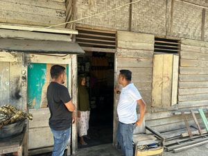 Anggota DPRA Ungkap Ratusan Rumah di Aceh Besar Belum Terpasang Meteran Listrik Anggota DPRA Ungkap Ratusan Rumah di Aceh Besar Belum Terpasang Meteran Listrik