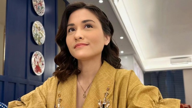 Kabar Terkini Artis dari InsertLive : Pertanyakan Nabi Isa hingga Nazar Masuk Islam, Ini Perjalanan Mualaf Samanta Adik Darius Sinathrya