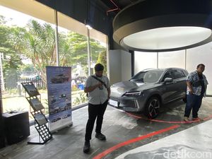 Polytron Buka Showroom Mobil Listrik Pertama, Bareng AC-Kulkas Cs Polytron Buka Showroom Mobil Listrik Pertama, Bareng AC-Kulkas Cs
