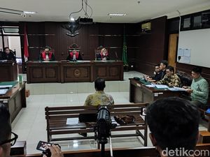 UGM Tolak Permohonan Penggugat Intervensi di Sidang Ijazah Jokowi