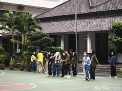 Masuk Sekolah Jam 06.30, Siswa di Bandung: Sudah Terbiasa